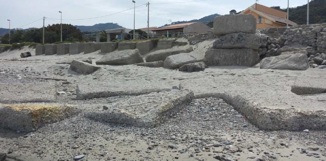 Erosione costiera: Messina,