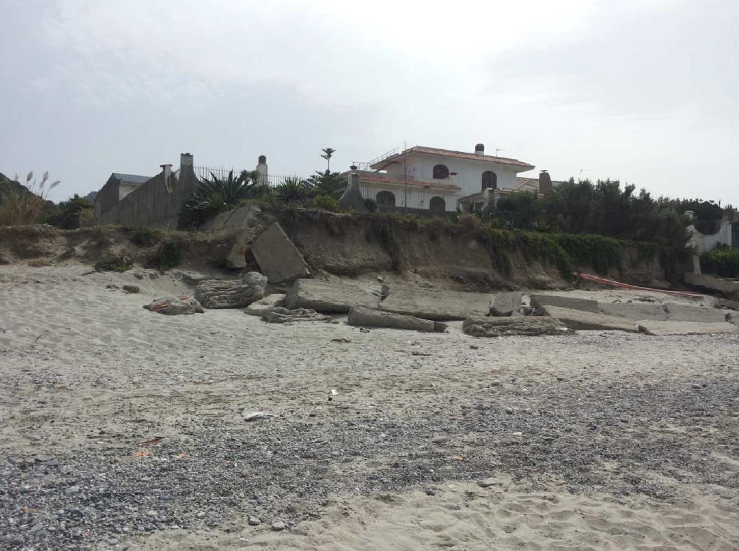 Erosione costiera: Messina,